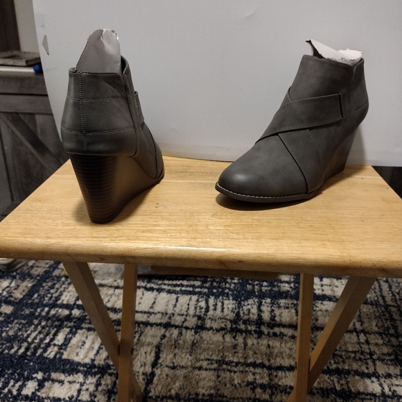 Great wedge boots - Picture 2 of 2